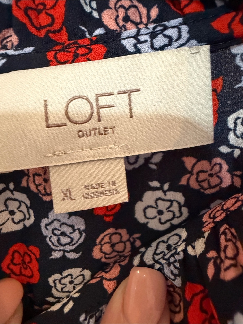 LOFT Navy Red & White Floral Sleeveless Top - Picture 3 of 5